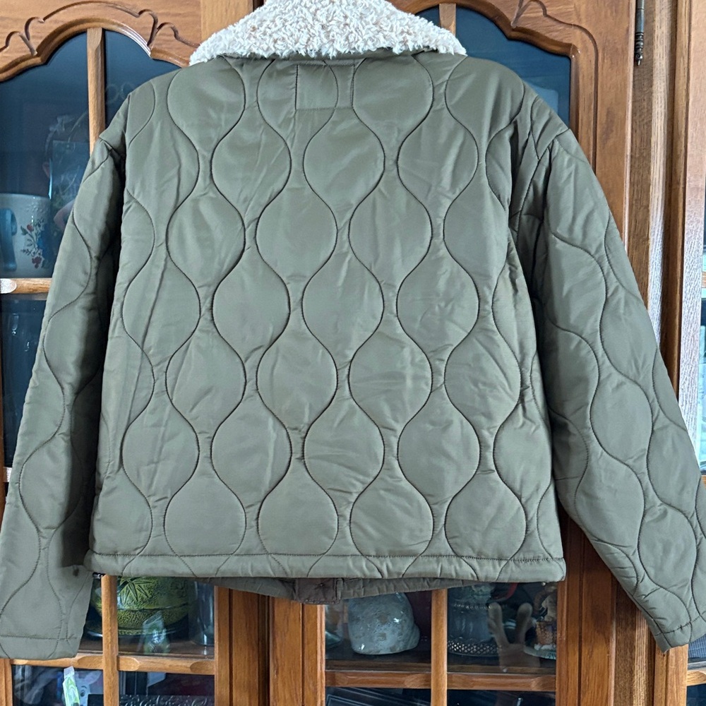 Lucky Brand Olive Green Quilted Jacket with Cream Sherpa Collar - Picture 5 of 5